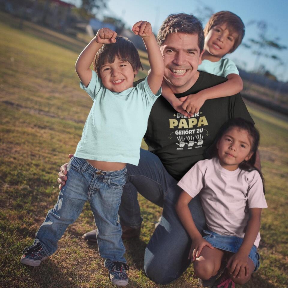 Dieser Papa gehört zu - Herren T-Shirt persoanlisierbar